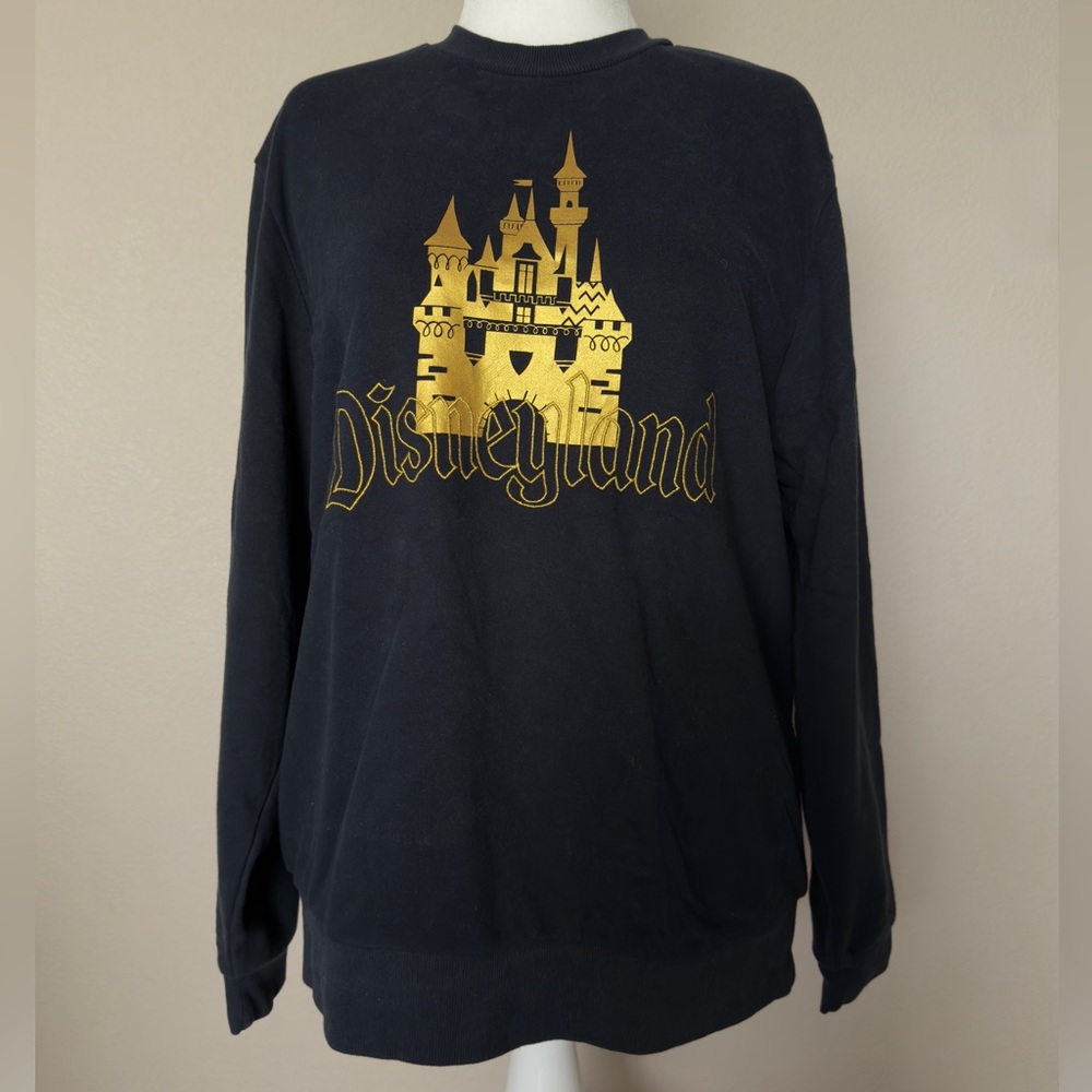 🏰 Disneyland Black Crewneck Sweatshirt – Gold Castle Graphic – Adult Size Large